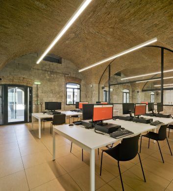 Zona de estudo com iluminação Tromilux Zona de estudo com iluminação Tromilux